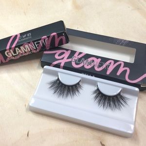 Magnetic lashes & magnetic liquid liner